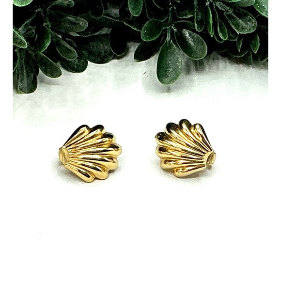 Gold Tone Shell Clip-On Earrings - Picture 1 of 7